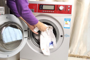 内裤可以和衣服一起放洗衣机洗吗