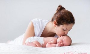 新生儿长湿疹怎么办？