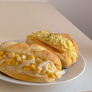 日式鸡蛋沙拉餐包·玉米沙拉面包三明治