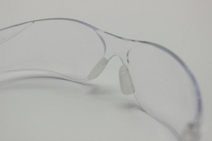 眼镜防雾剂对镜片有影响吗