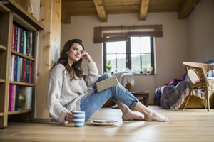 高腰牛仔裤搭配上衣女 高腰牛仔裤怎么搭配好看