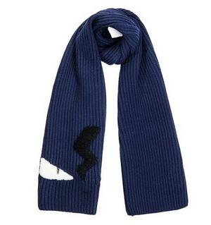 藏蓝色针织长围巾
