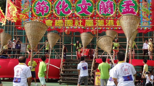 香港与台湾抢孤之小巫大巫、祭祀供品供民众抢夺称为抢孤