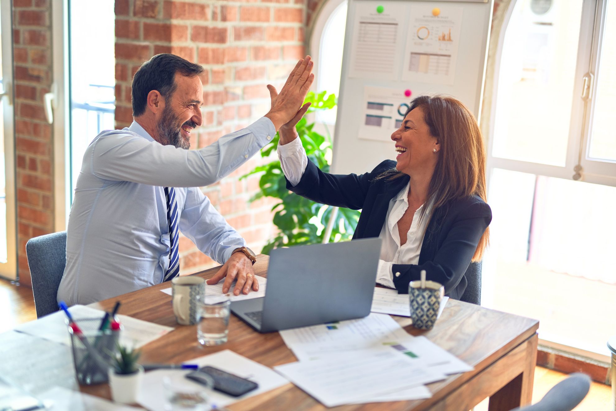 Giao Dịch Bán Dẫn Chuyên Nghiệp: Thực Thi Liền Mạch Đơn Hàng Nhà Máy Từ Mua Hàng Đến Giao Nhận
